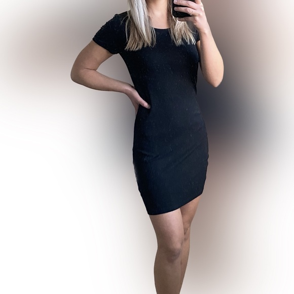 Kendall & Kylie Dresses & Skirts - Kendall & Kylie Black Mini Dress